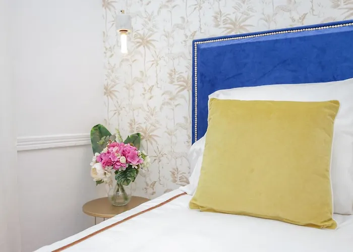 Golden Cage Chiado - Charm Historic And Cozy Лиссабон