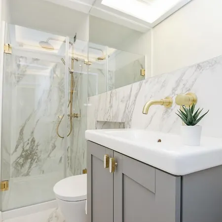 Golden Cage Chiado - Charm Historic And Cozy Lisbona